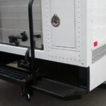 Dejana Step-N-Cube Tapping Truck