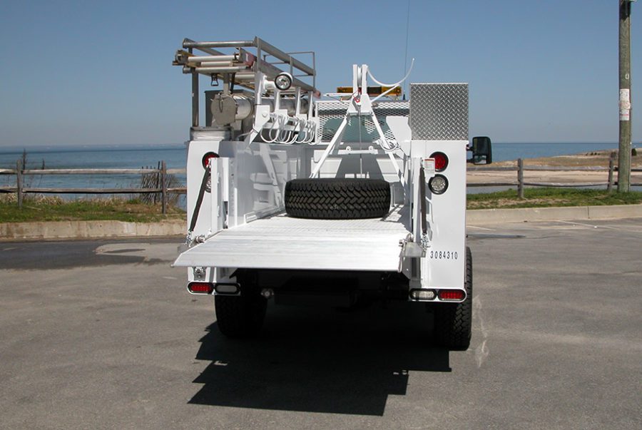 Dejana Utility Beach Truck