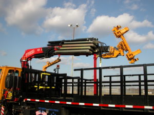 fleet-and-municipal-railroad-24-ft-rack-truck-with-crane-5