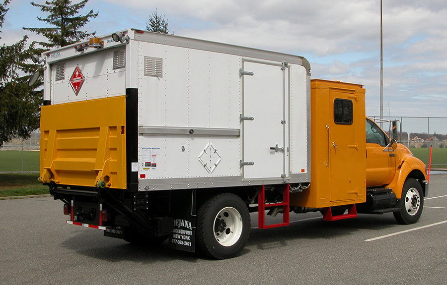 fleet-and-municipal-cargo-and-van-dejana-12-ft-crew-box-truck-2