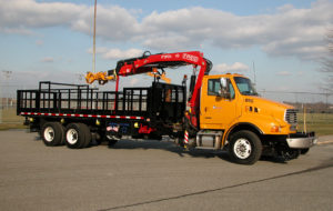 fleet-and-municipal-railroad-24-ft-rack-truck-with-crane-2
