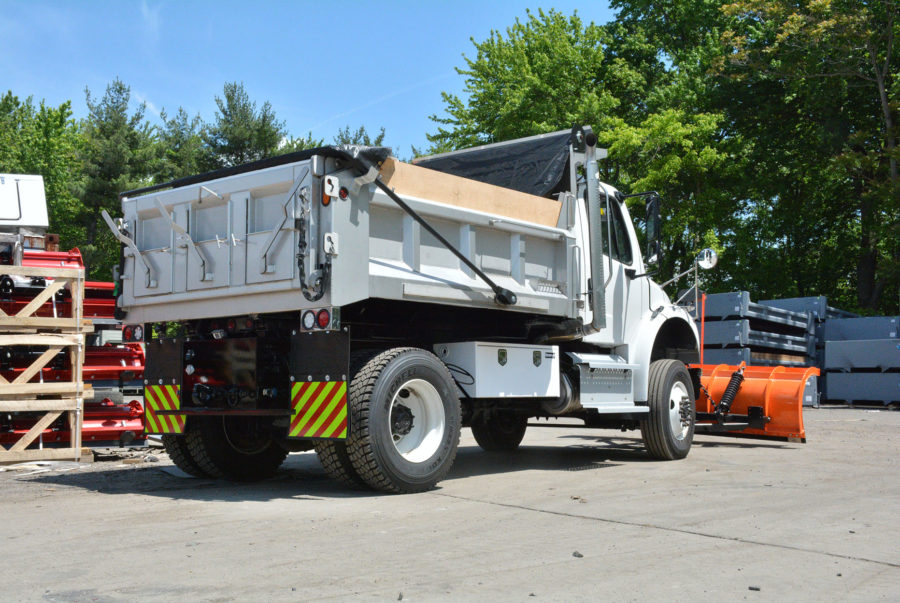 fleet-and-municipal-dump-bodies-dejana-yard-crysteel-dump-truck-with-plow-11