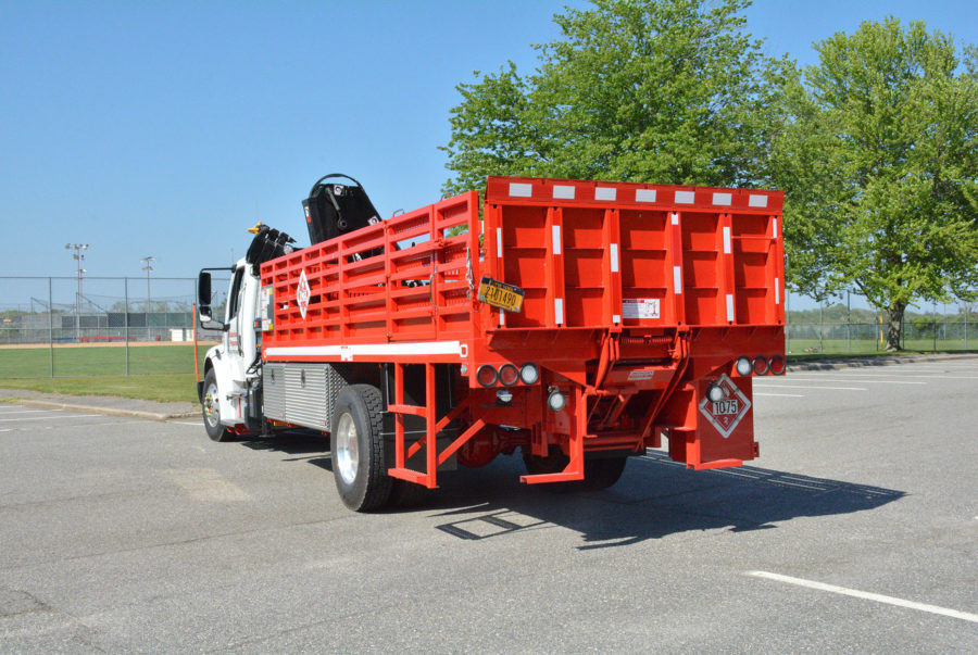 fleet-and-municipal-platform-and-stake-dejana-18-ft-rack-truck-6