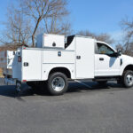 fleet-and-municipal-service-and-utility-dejana-9ft-service-body-lube-truck-2